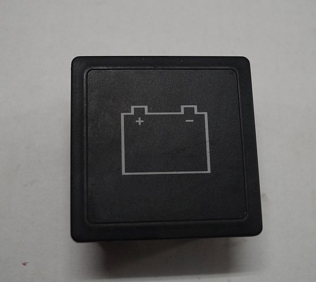 Jungheinrich 51047440 | Battery inicator LED sn. 120O5112 - Cruscotto per Mezzo di movimentazione: foto 1 Jungheinrich 51047440 | Battery inicator LED sn. 120O5112 - Cruscotto per Mezzo di movimentazione: foto 1