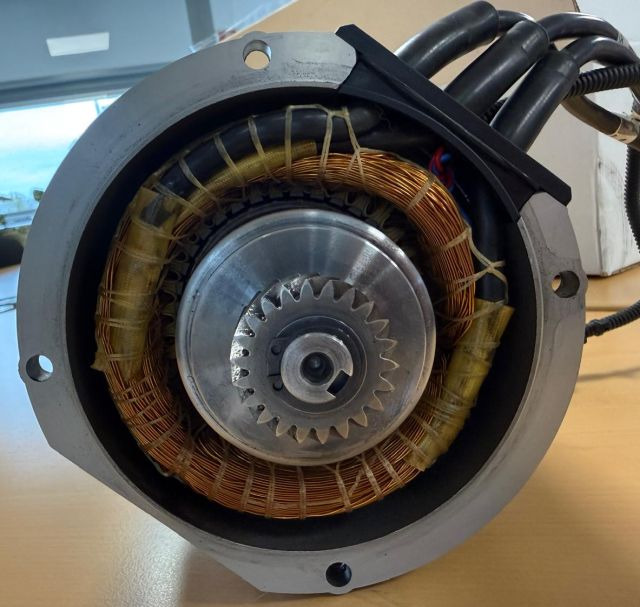 Jungheinrich 51050621 | Drive motor AF 4D4-L1 I/N 1011130 3 x14V 1,0 KW sn. JA18 - Sistema elettrico per Mezzo di movimentazione: foto 3 Jungheinrich 51050621 | Drive motor AF 4D4-L1 I/N 1011130 3 x14V 1,0 KW sn. JA18 - Sistema elettrico per Mezzo di movimentazione: foto 3