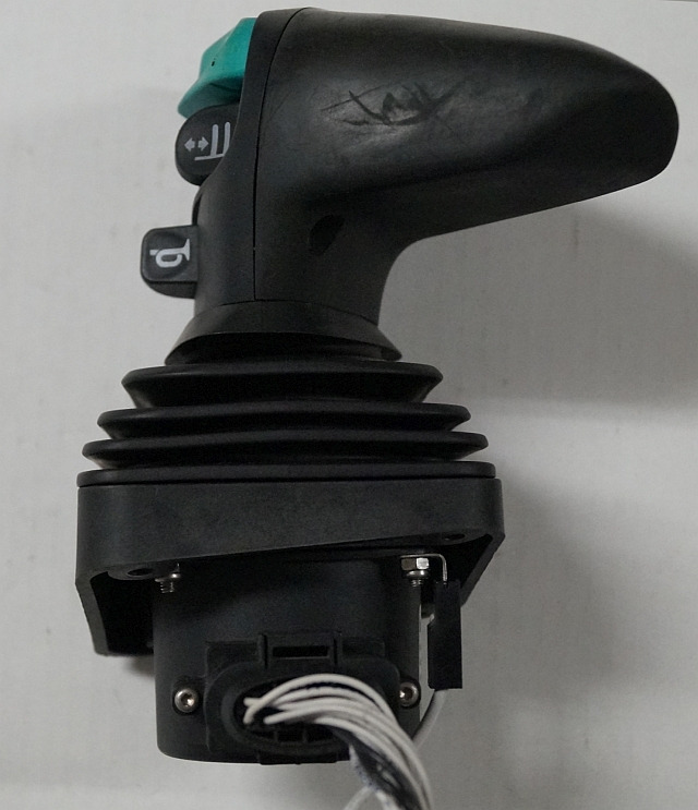 Jungheinrich 51585597 | Joystick Multipilot SN P5300006957H S180100361423 Q630 - Sistema elettrico per Mezzo di movimentazione: foto 2 Jungheinrich 51585597 | Joystick Multipilot SN P5300006957H S180100361423 Q630 - Sistema elettrico per Mezzo di movimentazione: foto 2