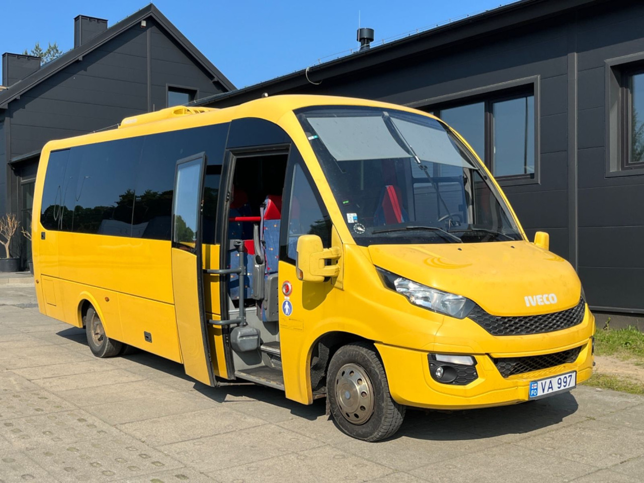 Iveco Rosero First / 24+1+1 / Telma/ EURO6 - Pullman: foto 1 Iveco Rosero First / 24+1+1 / Telma/ EURO6 - Pullman: foto 1