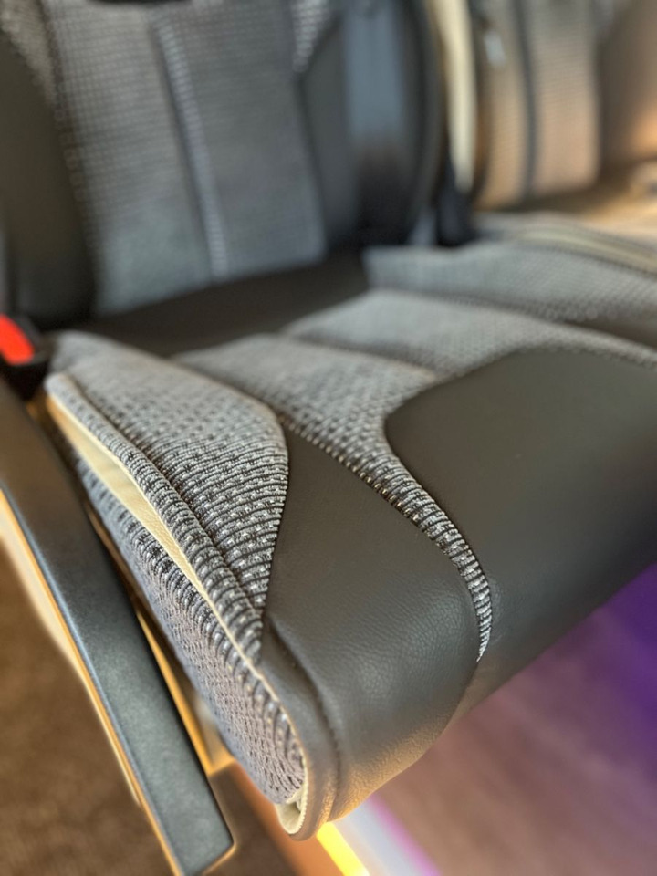 Leasing di  Mercedes-Benz Sprinter 519 AWD 4x4 TOURIST  / 21 to 24 Seats Mercedes-Benz Sprinter 519 AWD 4x4 TOURIST  / 21 to 24 Seats: foto 10