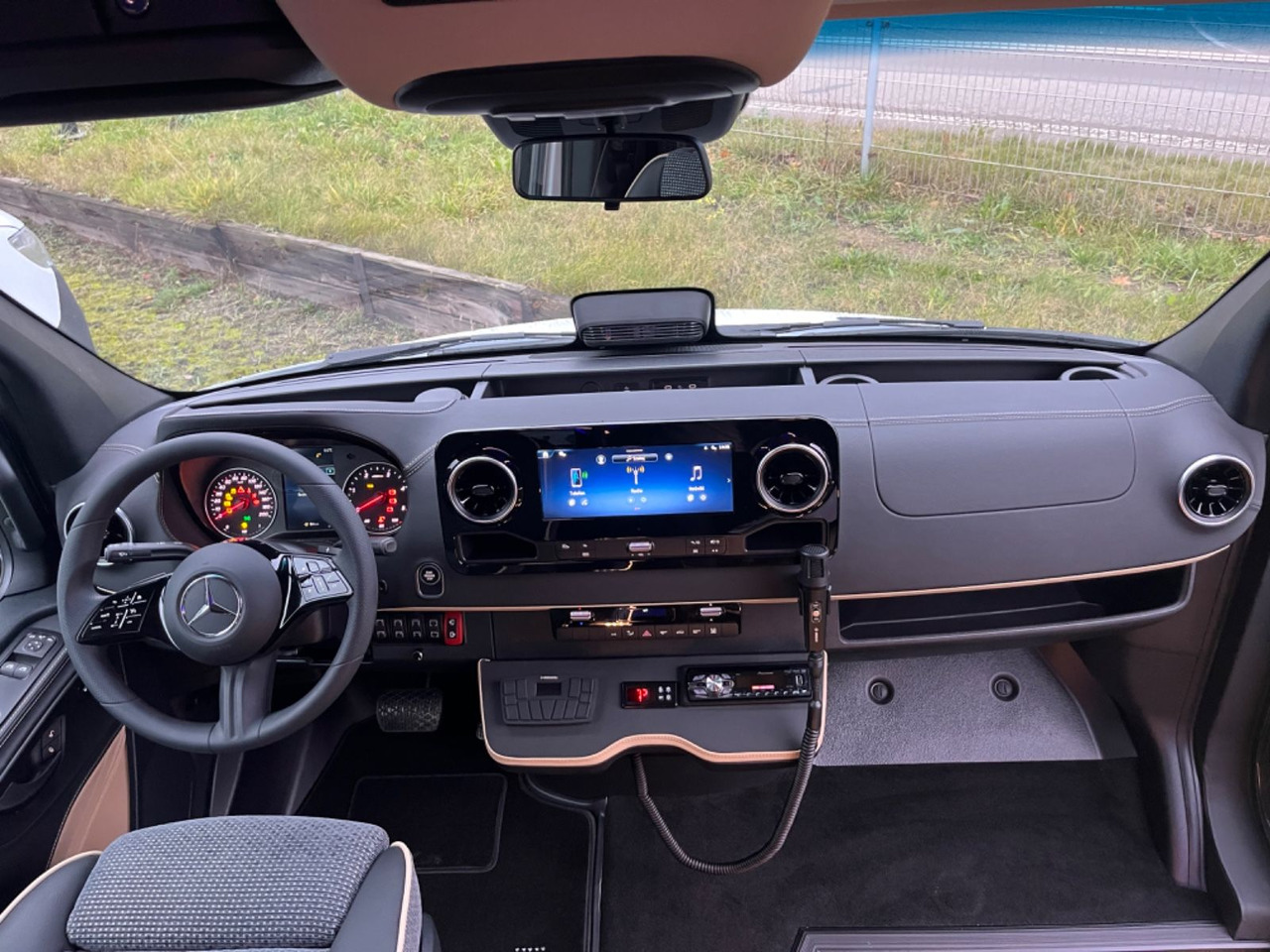 Leasing di  Mercedes-Benz Sprinter 519 AWD 4x4 TOURIST  / 21 to 24 Seats Mercedes-Benz Sprinter 519 AWD 4x4 TOURIST  / 21 to 24 Seats: foto 22