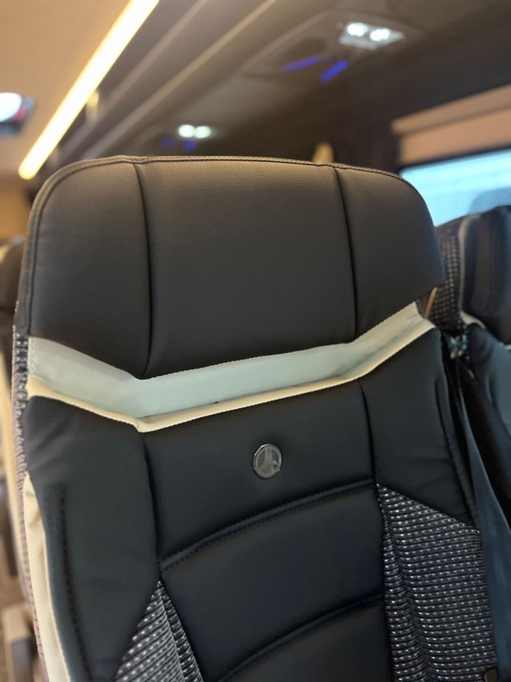 Leasing di  Mercedes-Benz Sprinter 519 AWD 4x4 TOURIST  / 21 to 24 Seats Mercedes-Benz Sprinter 519 AWD 4x4 TOURIST  / 21 to 24 Seats: foto 8