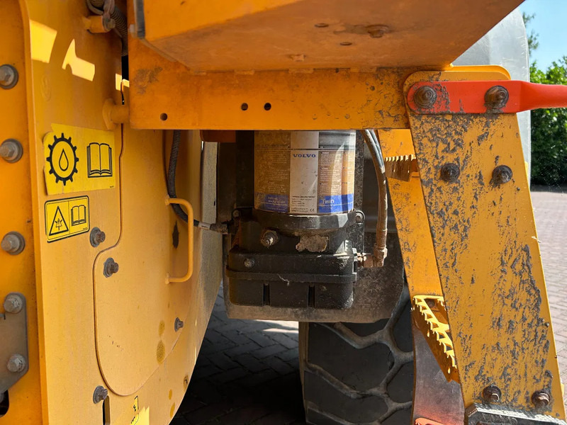 Pala gommata nuovo Volvo L90 H: foto 13