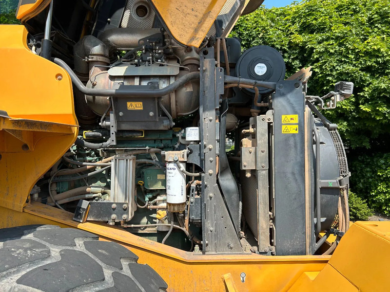 Pala gommata nuovo Volvo L90 H: foto 15