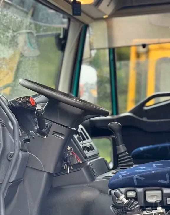 Iveco TRAKKER 450 6x4 WYWROTKA MELLER | EURO 5 | MANUAL | KLIMA | RETARDER | PRZEBIEG 364 000km ! - Autocarro ribaltabile: foto 5 Iveco TRAKKER 450 6x4 WYWROTKA MELLER | EURO 5 | MANUAL | KLIMA | RETARDER | PRZEBIEG 364 000km ! - Autocarro ribaltabile: foto 5