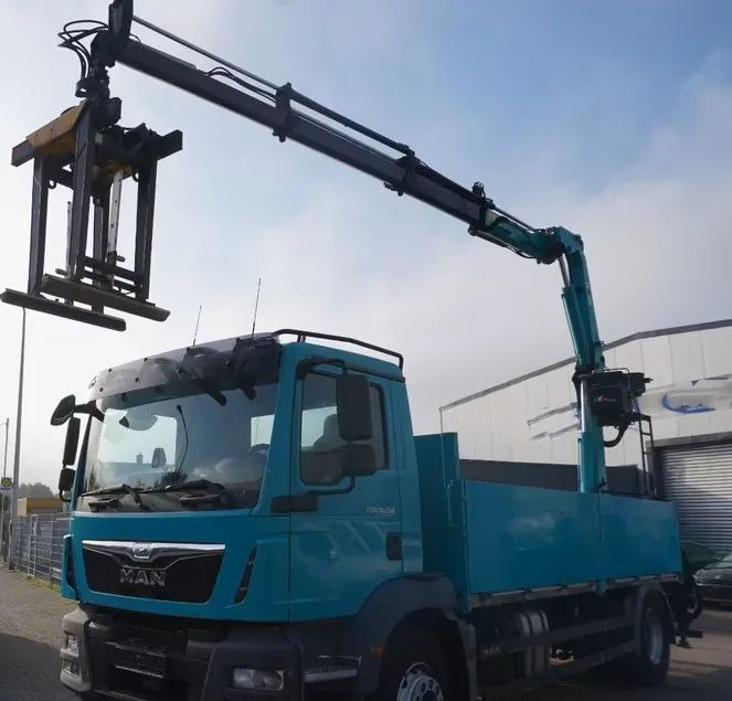 MAN TGS 18.290 | Żuraw Hyva HB 150 | Euro 6 | Automat | 1. właściciel | 4X2 | Przebieg 160 124 ! - Autocarro con pianale/ Cassone fisso, Camion con gru: foto 4 MAN TGS 18.290 | Żuraw Hyva HB 150 | Euro 6 | Automat | 1. właściciel | 4X2 | Przebieg 160 124 ! - Autocarro con pianale/ Cassone fisso, Camion con gru: foto 4