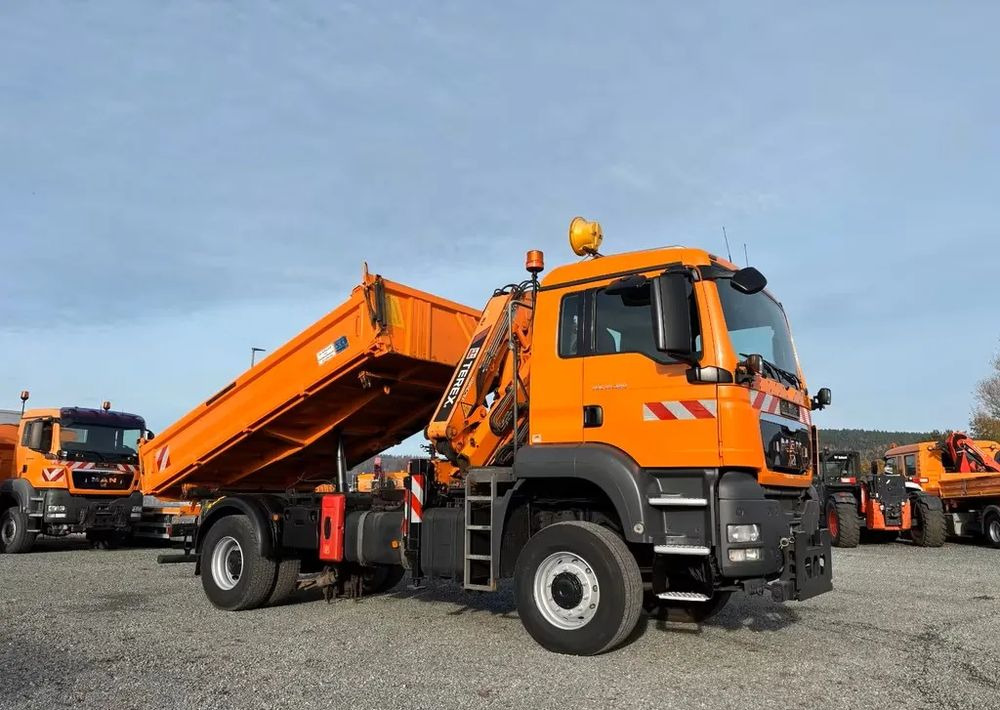 MAN TGS 18.320/ 4x4 / Euro4 /Wywrotka trójstronna Meiller +Kran Atlas TLC 82.2 +sterowanie radiowe – Przystosowany do pracy zimą — odśnieżanie, posypywanie, pług - Autocarro ribaltabile: foto 3 MAN TGS 18.320/ 4x4 / Euro4 /Wywrotka trójstronna Meiller +Kran Atlas TLC 82.2 +sterowanie radiowe – Przystosowany do pracy zimą — odśnieżanie, posypywanie, pług - Autocarro ribaltabile: foto 3