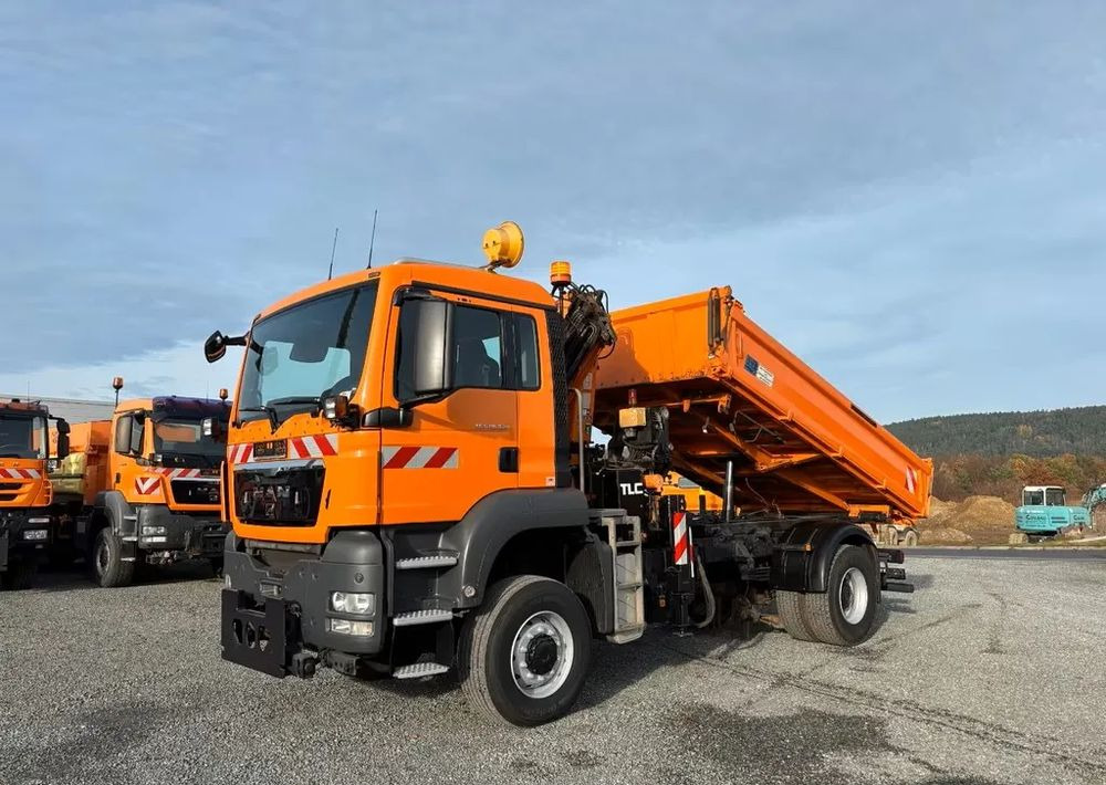 MAN TGS 18.320/ 4x4 / Euro4 /Wywrotka trójstronna Meiller +Kran Atlas TLC 82.2 +sterowanie radiowe – Przystosowany do pracy zimą — odśnieżanie, posypywanie, pług - Autocarro ribaltabile: foto 2 MAN TGS 18.320/ 4x4 / Euro4 /Wywrotka trójstronna Meiller +Kran Atlas TLC 82.2 +sterowanie radiowe – Przystosowany do pracy zimą — odśnieżanie, posypywanie, pług - Autocarro ribaltabile: foto 2