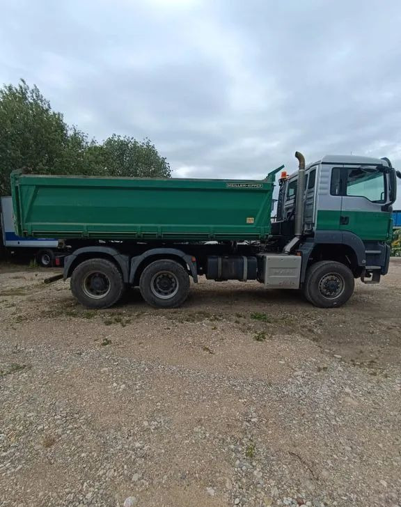 MAN TGS 26.500 | 6x6 | Wywrotka trójstronna | Meiller + Bordmatik | EURO 6 | Rok 2017 | Automat - Autocarro ribaltabile: foto 1 MAN TGS 26.500 | 6x6 | Wywrotka trójstronna | Meiller + Bordmatik | EURO 6 | Rok 2017 | Automat - Autocarro ribaltabile: foto 1