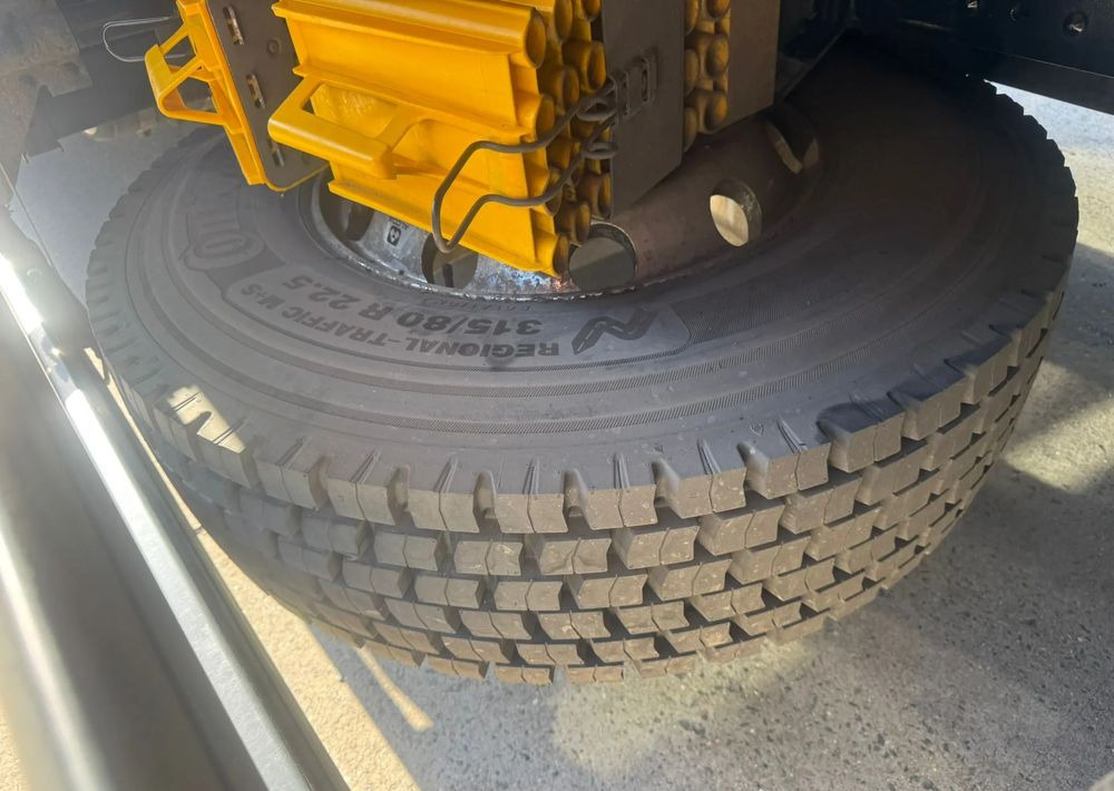 MAN TGX 26.480 • HDS Atlas 145.2 •Oś podnoszona i skrętna 426 tys. km - Zestaw z przyczepą Schwarzmüller Oś przednia – resory piórowe, tylna – pneumatyka • - Autocarro con pianale/ Cassone fisso, Camion con gru: foto 2 MAN TGX 26.480 • HDS Atlas 145.2 •Oś podnoszona i skrętna 426 tys. km - Zestaw z przyczepą Schwarzmüller Oś przednia – resory piórowe, tylna – pneumatyka • - Autocarro con pianale/ Cassone fisso, Camion con gru: foto 2