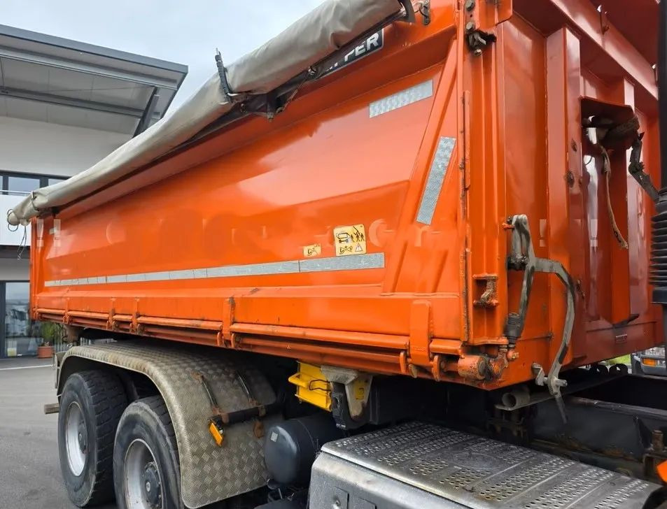 Mercedes-Benz Arocs 2645 6x4 – Wywrotka Meiller 3- stronny/ Manual / Retarder / BORDMATIK / Blatt/Blatt - Autocarro ribaltabile: foto 4 Mercedes-Benz Arocs 2645 6x4 – Wywrotka Meiller 3- stronny/ Manual / Retarder / BORDMATIK / Blatt/Blatt - Autocarro ribaltabile: foto 4