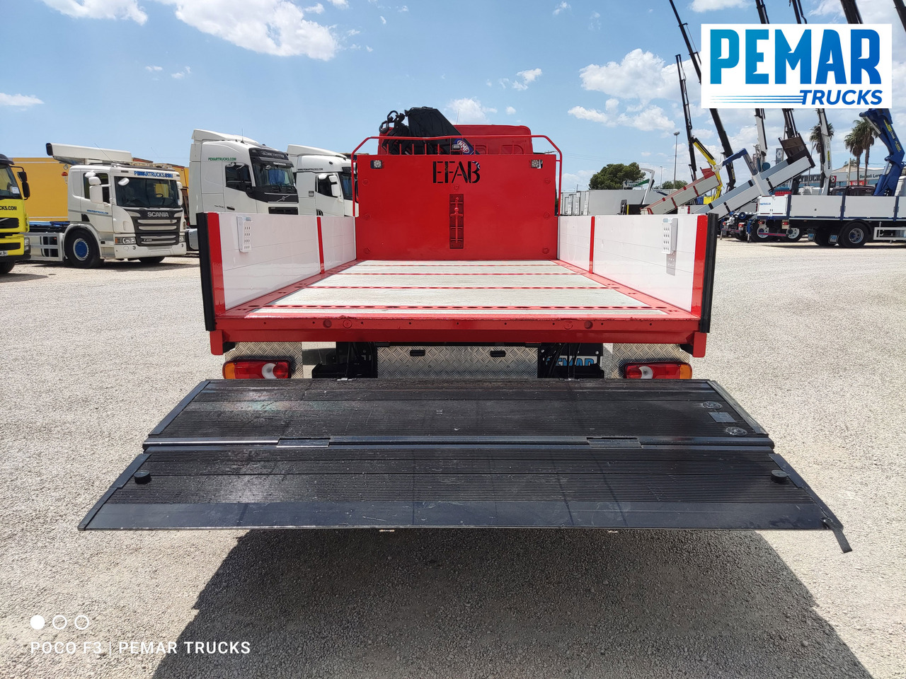 Autocarro con pianale/ Cassone fisso, Camion con gru DAF LF 210 GRUA CAJA FIJA: foto 11