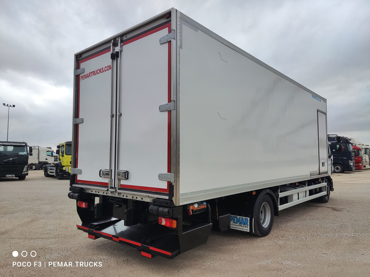 RENAULT MIDLUM D16 240 EURO 6 - Autocarro frigorifero: foto 5 RENAULT MIDLUM D16 240 EURO 6 - Autocarro frigorifero: foto 5