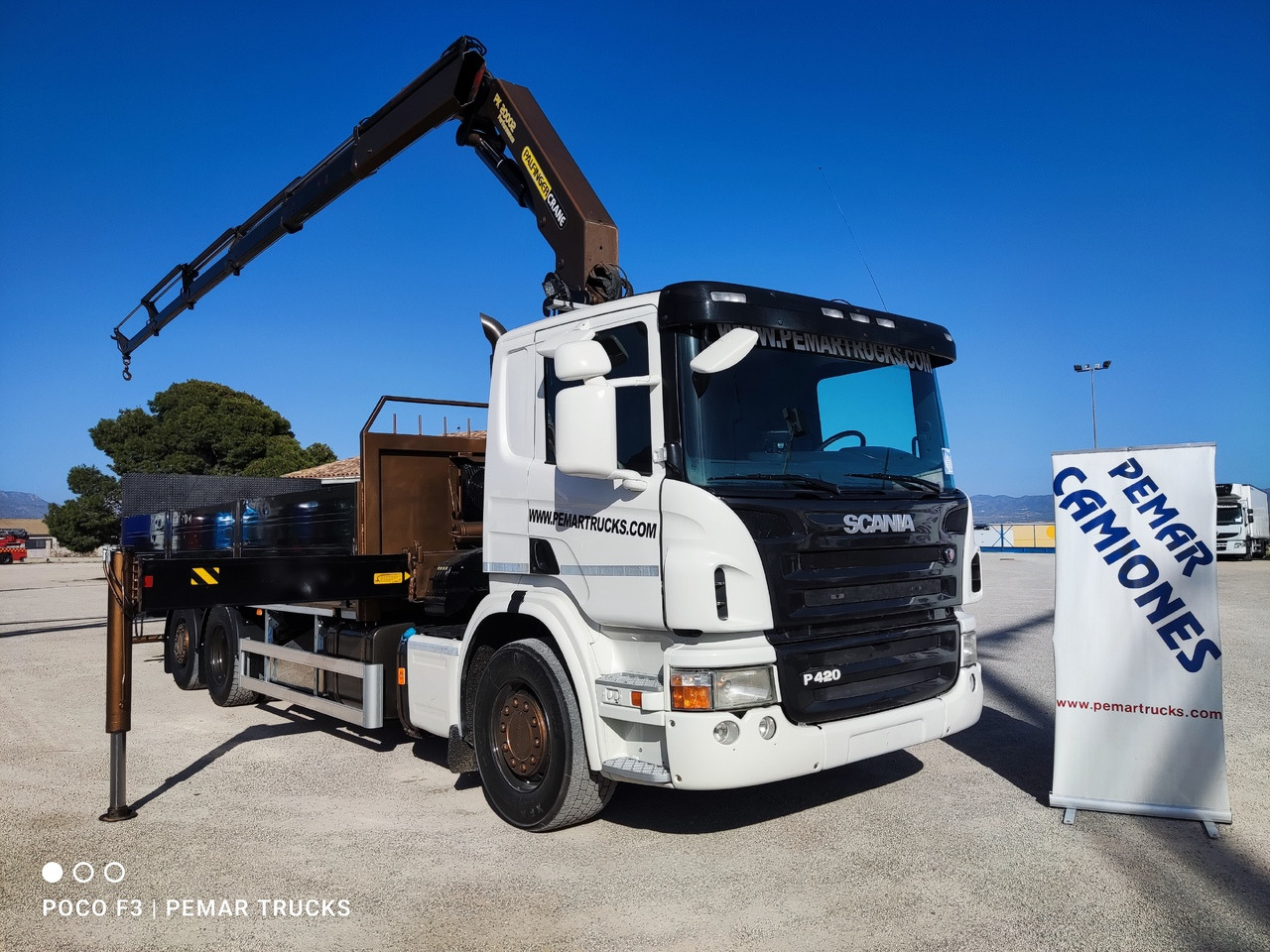 SCANIA P 420 6X2 GRUA CAJA FIJA - Autocarro portacontainer/ Caisse interchangeable, Camion con gru: foto 3 SCANIA P 420 6X2 GRUA CAJA FIJA - Autocarro portacontainer/ Caisse interchangeable, Camion con gru: foto 3