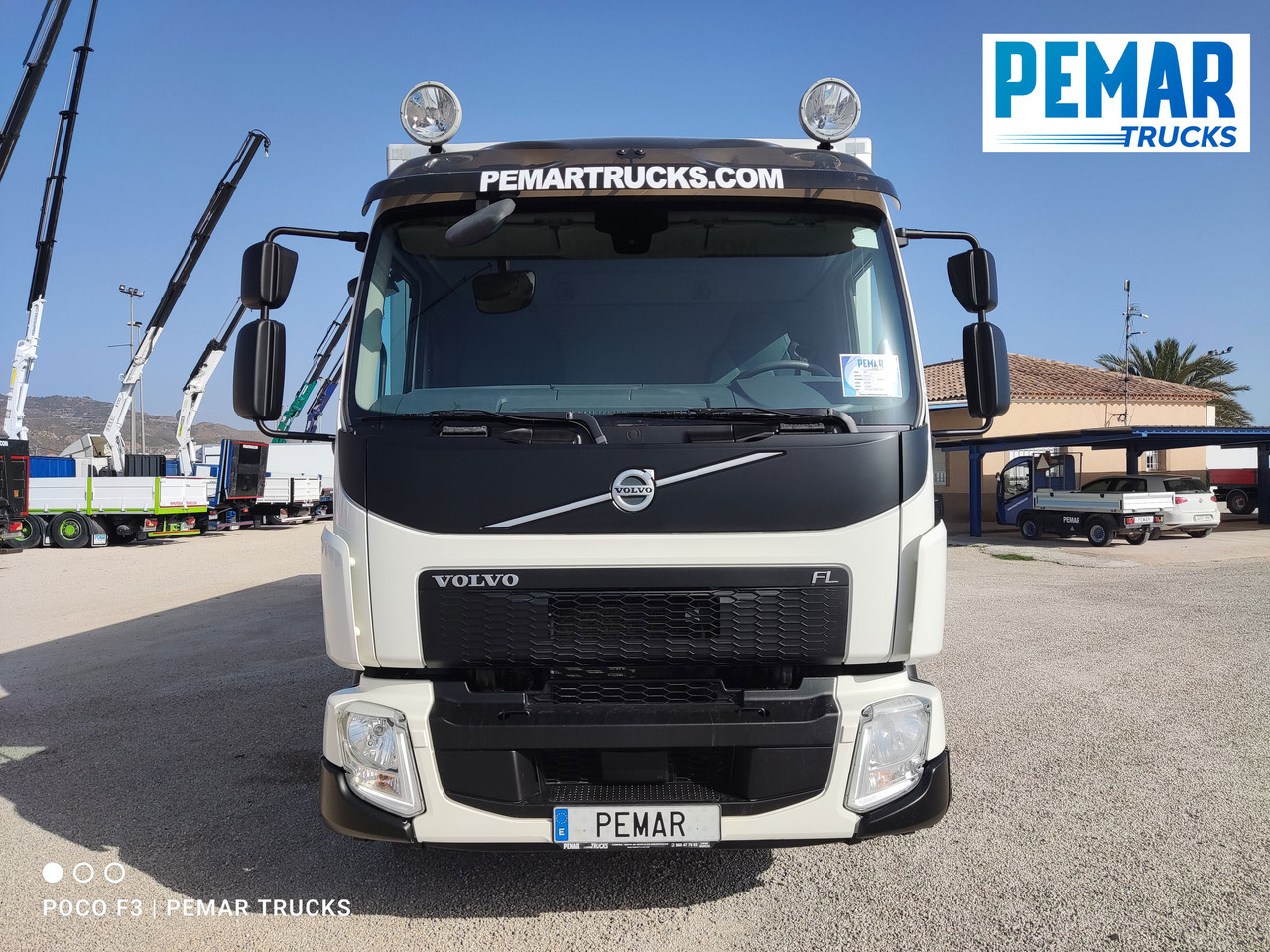 VOLVO FL 210 CAJA CERRADA 12T EURO 6 - Autocarro furgonato: foto 2 VOLVO FL 210 CAJA CERRADA 12T EURO 6 - Autocarro furgonato: foto 2