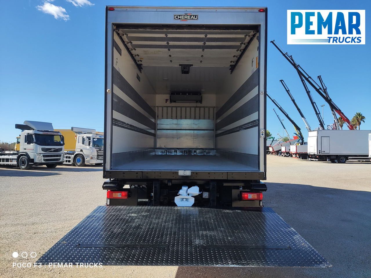 Autocarro frigorifero VOLVO FM 450 6X2 FRIGORIFICO EURO 6: foto 13