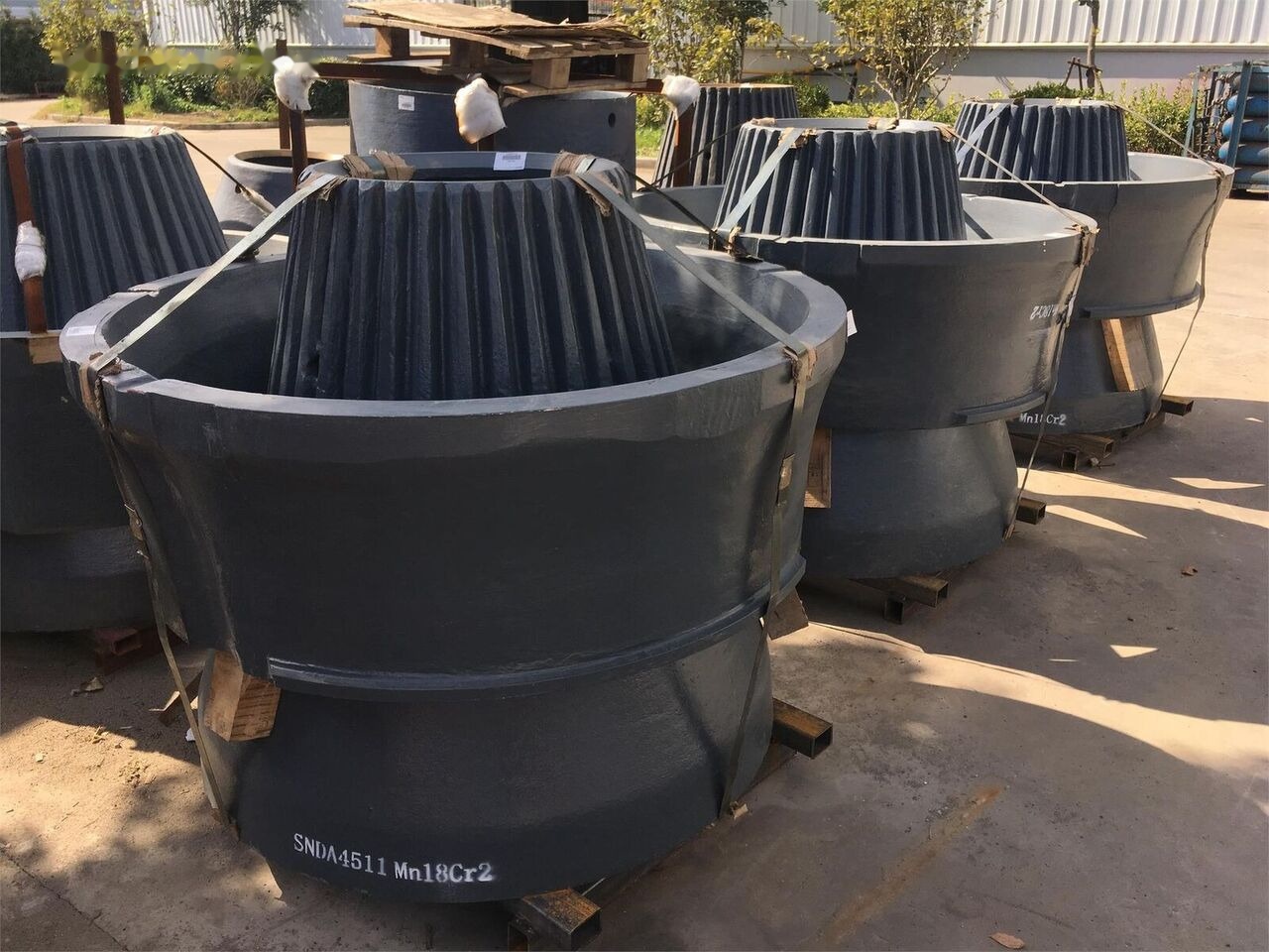 Mantle and Concave fit Sandvik CH430 for Sandvik crusher - Ricambi per Impianto di frantumazione: foto 1 Mantle and Concave fit Sandvik CH430 for Sandvik crusher - Ricambi per Impianto di frantumazione: foto 1