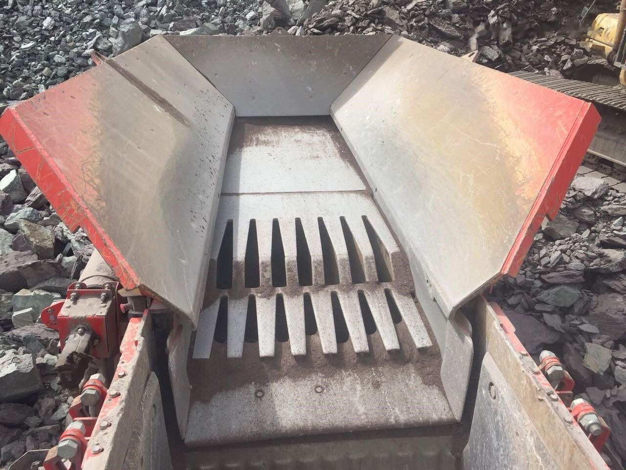 Sandvik QJ341 Mobile Crushing Plant - Frantoio mobile: foto 3 Sandvik QJ341 Mobile Crushing Plant - Frantoio mobile: foto 3