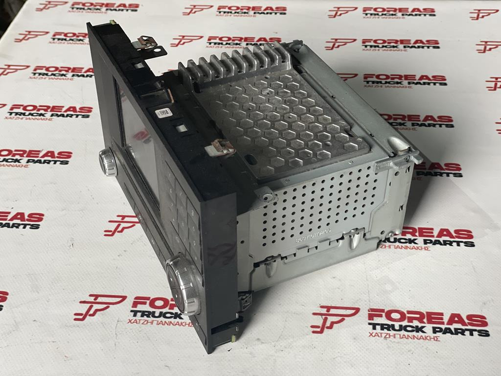 BOSCH RADIO FOR MERCEDES ACTROS MP4 - A 0004466662 - Cabina e interni per Camion: foto 2 BOSCH RADIO FOR MERCEDES ACTROS MP4 - A 0004466662 - Cabina e interni per Camion: foto 2