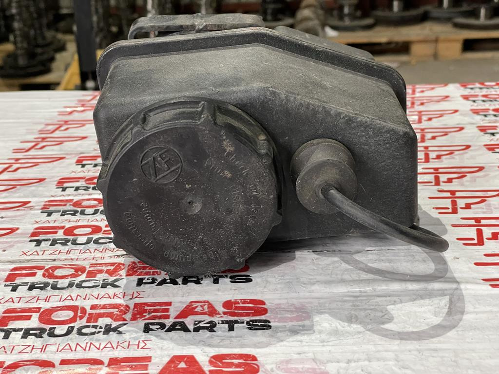 MAN HYDRAULIC OIL EXPANSION TANK - 81.47301.6062 - Serbatoio compensazione per Camion: foto 2 MAN HYDRAULIC OIL EXPANSION TANK - 81.47301.6062 - Serbatoio compensazione per Camion: foto 2