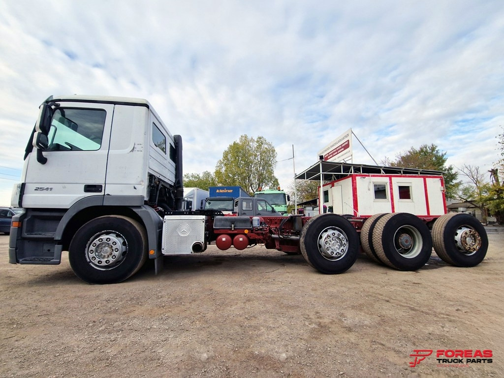 MERCEDES-BENZ ACTROS 3241 8x2 EURO 5 INTARDER - Autocarro telaio: foto 4 MERCEDES-BENZ ACTROS 3241 8x2 EURO 5 INTARDER - Autocarro telaio: foto 4