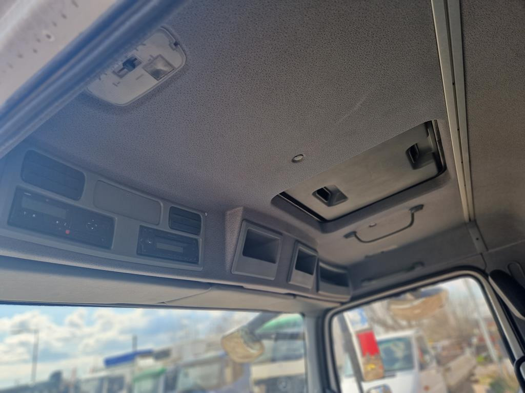 MERCEDES-BENZ ATEGO 816 - Camion centinato: foto 4 MERCEDES-BENZ ATEGO 816 - Camion centinato: foto 4