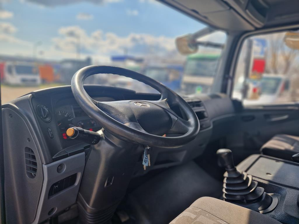 MERCEDES-BENZ ATEGO 816 - Camion centinato: foto 3 MERCEDES-BENZ ATEGO 816 - Camion centinato: foto 3