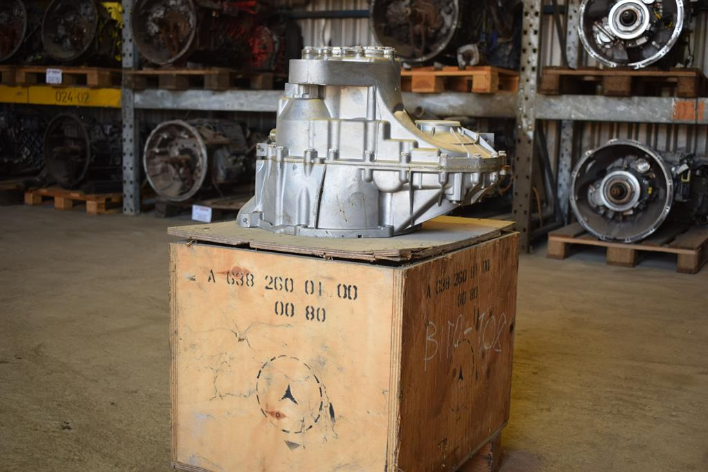 MERCEDES-BENZ VITO - Α 638 260 01 00 - Cambio per Camion: foto 2 MERCEDES-BENZ VITO - Α 638 260 01 00 - Cambio per Camion: foto 2