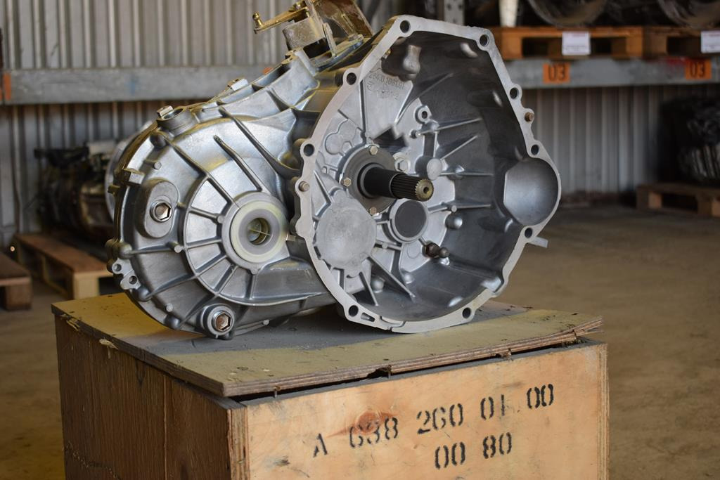 MERCEDES-BENZ VITO - Α 638 260 01 00 - Cambio per Camion: foto 1 MERCEDES-BENZ VITO - Α 638 260 01 00 - Cambio per Camion: foto 1