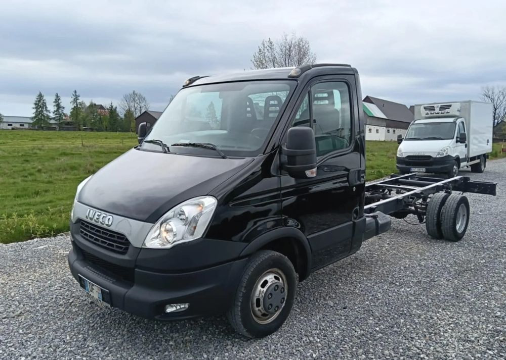 Iveco 35C13, 35C12, 35C15 - Autocarro telaio: foto 3 Iveco 35C13, 35C12, 35C15 - Autocarro telaio: foto 3