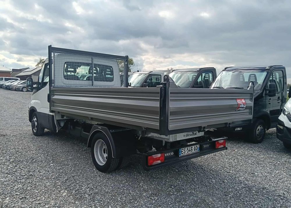 Iveco DAILY 35C14, 35C13, 35C12, 35C15 - Furgone ribaltabile: foto 5 Iveco DAILY 35C14, 35C13, 35C12, 35C15 - Furgone ribaltabile: foto 5