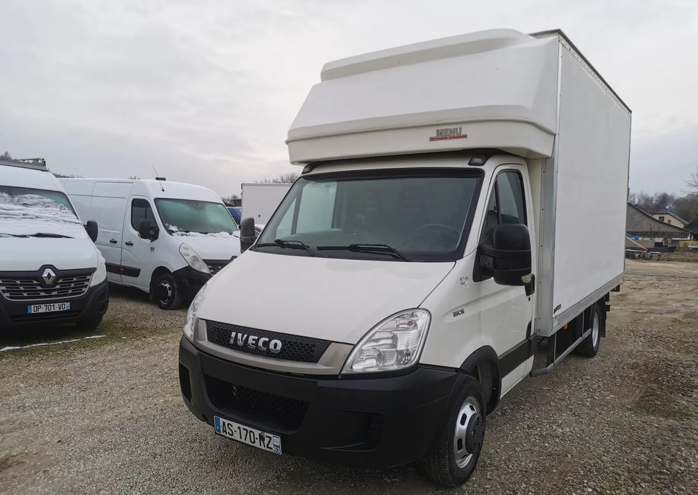 Iveco 3.0-150KM Daily 35C15 Kontener winda Dhollandia 750kg długi 35-150 Klimatyzacja długi rozstaw - Furgone box: foto 3 Iveco 3.0-150KM Daily 35C15 Kontener winda Dhollandia 750kg długi 35-150 Klimatyzacja długi rozstaw - Furgone box: foto 3