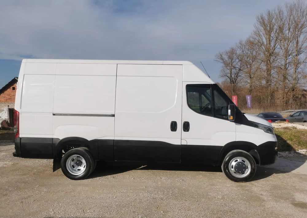 Iveco 35C13 Daily L3H2 bliźniak Klima 2.3-130KM 6-biegów Hak podwójne koła 35-130 L4H2 - Furgone chiuso: foto 2 Iveco 35C13 Daily L3H2 bliźniak Klima 2.3-130KM 6-biegów Hak podwójne koła 35-130 L4H2 - Furgone chiuso: foto 2