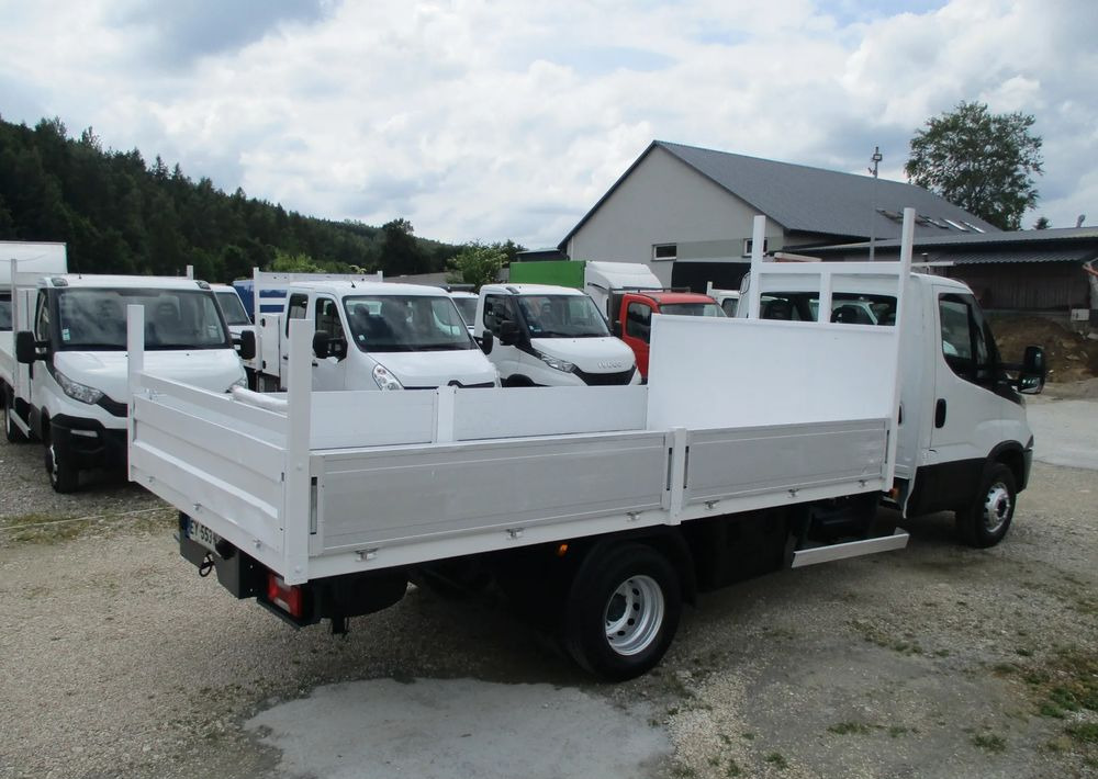 Iveco Daily 3.0 na bliźniaku 70C18 skrzynia, laweta, rama, HDS, 70-180 kiper - Autocarro con pianale/ Cassone fisso: foto 4 Iveco Daily 3.0 na bliźniaku 70C18 skrzynia, laweta, rama, HDS, 70-180 kiper - Autocarro con pianale/ Cassone fisso: foto 4