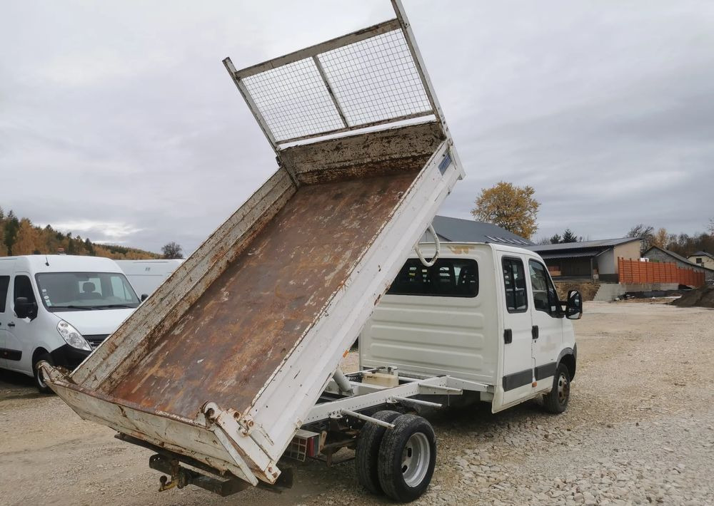 Iveco Daily 35C15 Brygadówka 3.0 - 150KM wywrotka Klimatyzacja Dubel hak kiper doka - Furgone ribaltabile: foto 3 Iveco Daily 35C15 Brygadówka 3.0 - 150KM wywrotka Klimatyzacja Dubel hak kiper doka - Furgone ribaltabile: foto 3