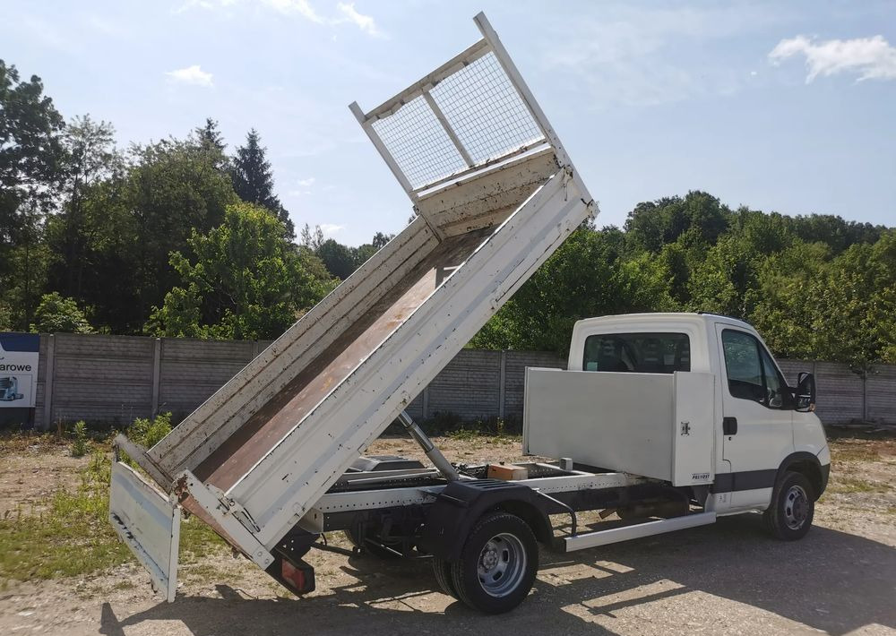 Iveco Daily 35C15 Kiper 3.0 - 150KM wywrotka Hak Bliźniak blokada mostu Klima - Furgone ribaltabile: foto 5 Iveco Daily 35C15 Kiper 3.0 - 150KM wywrotka Hak Bliźniak blokada mostu Klima - Furgone ribaltabile: foto 5