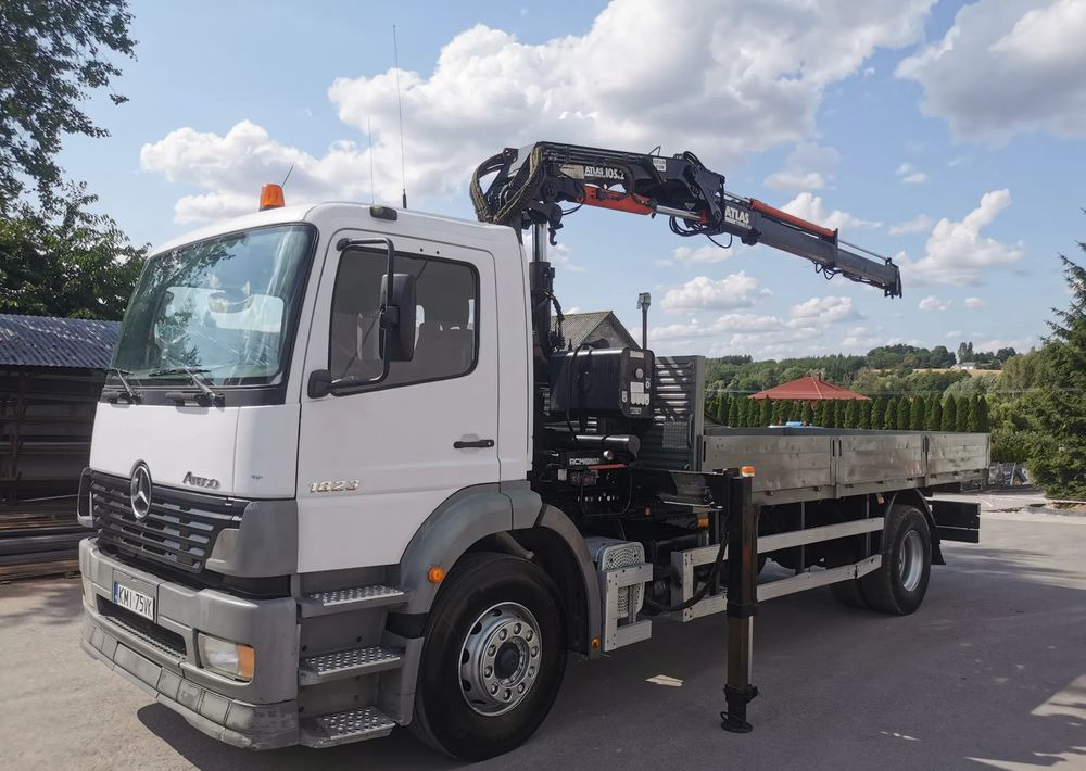 Mercedes-Benz Atego 1823 żuraw HDS Atlas 105.2 koła 315/80R22,5 - Autocarro con pianale/ Cassone fisso, Camion con gru: foto 1 Mercedes-Benz Atego 1823 żuraw HDS Atlas 105.2 koła 315/80R22,5 - Autocarro con pianale/ Cassone fisso, Camion con gru: foto 1