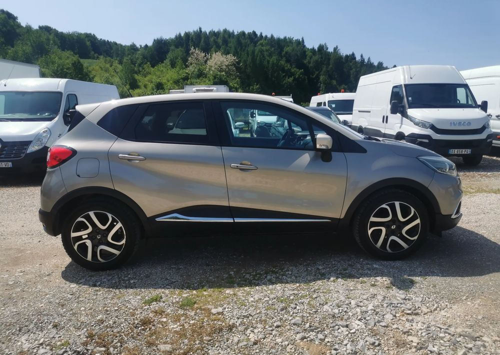 Renault Captur 0.9 Energy TCe Intens - SUV/ Fuoristrada: foto 3 Renault Captur 0.9 Energy TCe Intens - SUV/ Fuoristrada: foto 3