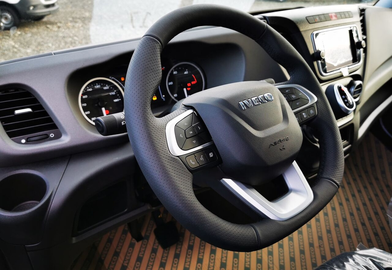 IVECO DAILY 35S18HA8 L4H2 - Furgone chiuso: foto 4 IVECO DAILY 35S18HA8 L4H2 - Furgone chiuso: foto 4