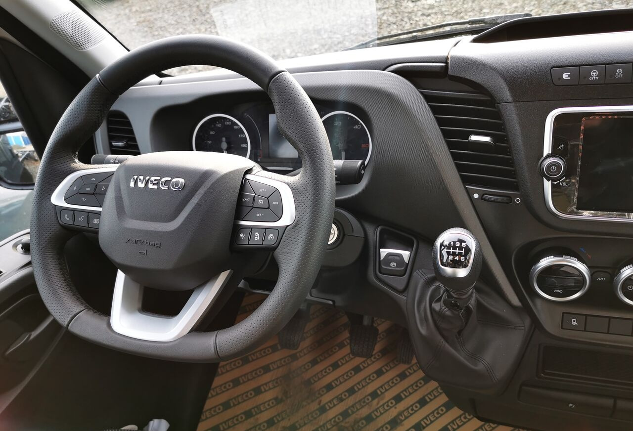 IVECO Daily 35S18 - Furgone chiuso: foto 4 IVECO Daily 35S18 - Furgone chiuso: foto 4