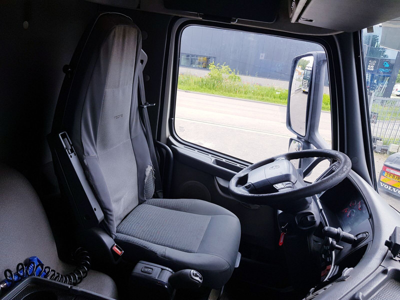 Camion cisterna per il trasporto di carburanti Volvo FM 9.340: foto 15
