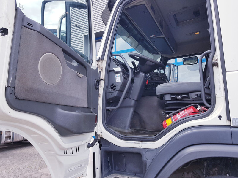Camion cisterna per il trasporto di carburanti Volvo FM 9.340: foto 14