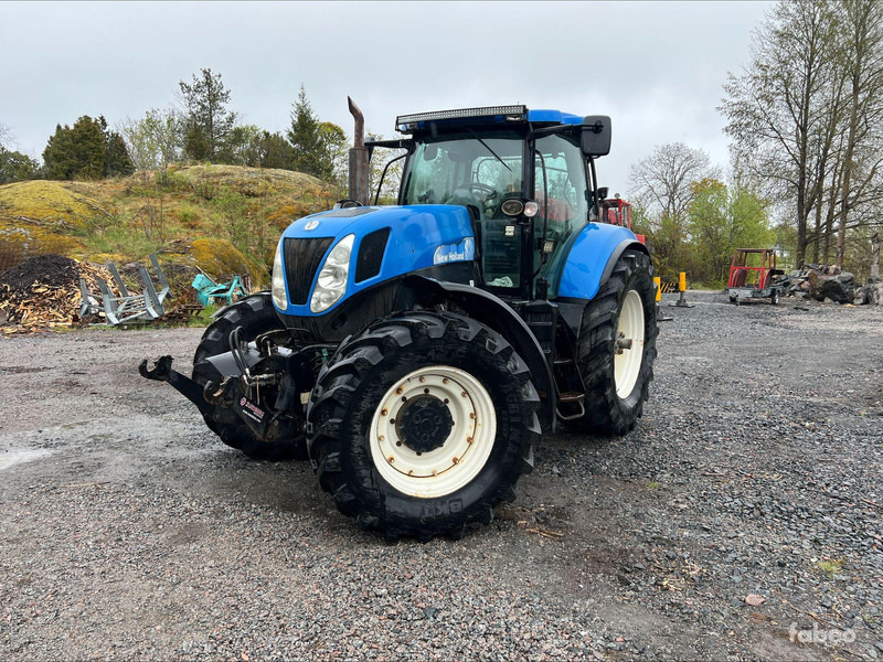 New Holland T7040 - Trattore: foto 1 New Holland T7040 - Trattore: foto 1