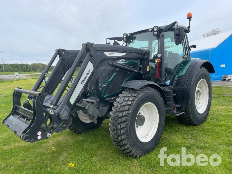 Valtra N154E Versu SmartTouch MR19 Valtra N154E Versu SmartTouch MR19 med frontlastare Quicke Q5M - Trattore: foto 1 Valtra N154E Versu SmartTouch MR19 Valtra N154E Versu SmartTouch MR19 med frontlastare Quicke Q5M - Trattore: foto 1