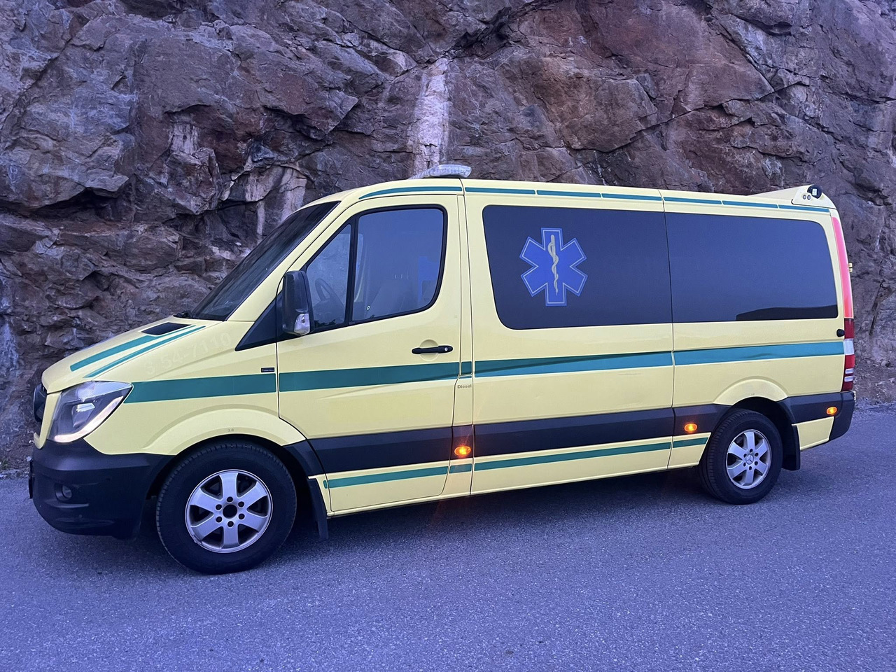 Mercedes-Benz Sprinter 316 - 2 stretcher AMBULANCE - RESERERAD !! - Ambulanza: foto 5 Mercedes-Benz Sprinter 316 - 2 stretcher AMBULANCE - RESERERAD !! - Ambulanza: foto 5