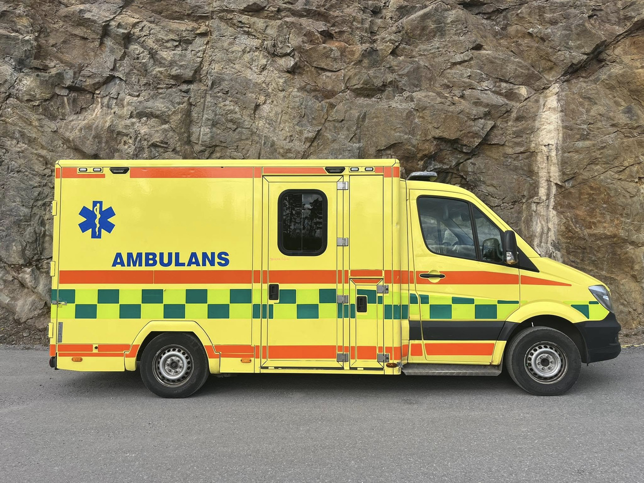 Mercedes-Benz Sprinter 319 - AMBULANCEBOX / Krankenwagen / ambulance - Ambulanza: foto 2 Mercedes-Benz Sprinter 319 - AMBULANCEBOX / Krankenwagen / ambulance - Ambulanza: foto 2