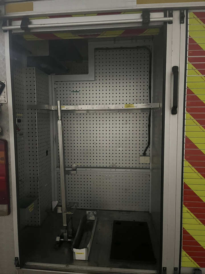 SCANIA P94GB 4x2 NZ310 - Fire engine - Autopompa: foto 4 SCANIA P94GB 4x2 NZ310 - Fire engine - Autopompa: foto 4