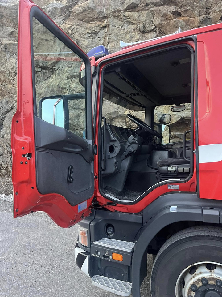 Scania P94GB 4x2 NA 310 - fire engine - RESERVERAD !! - Autopompa: foto 4 Scania P94GB 4x2 NA 310 - fire engine - RESERVERAD !! - Autopompa: foto 4