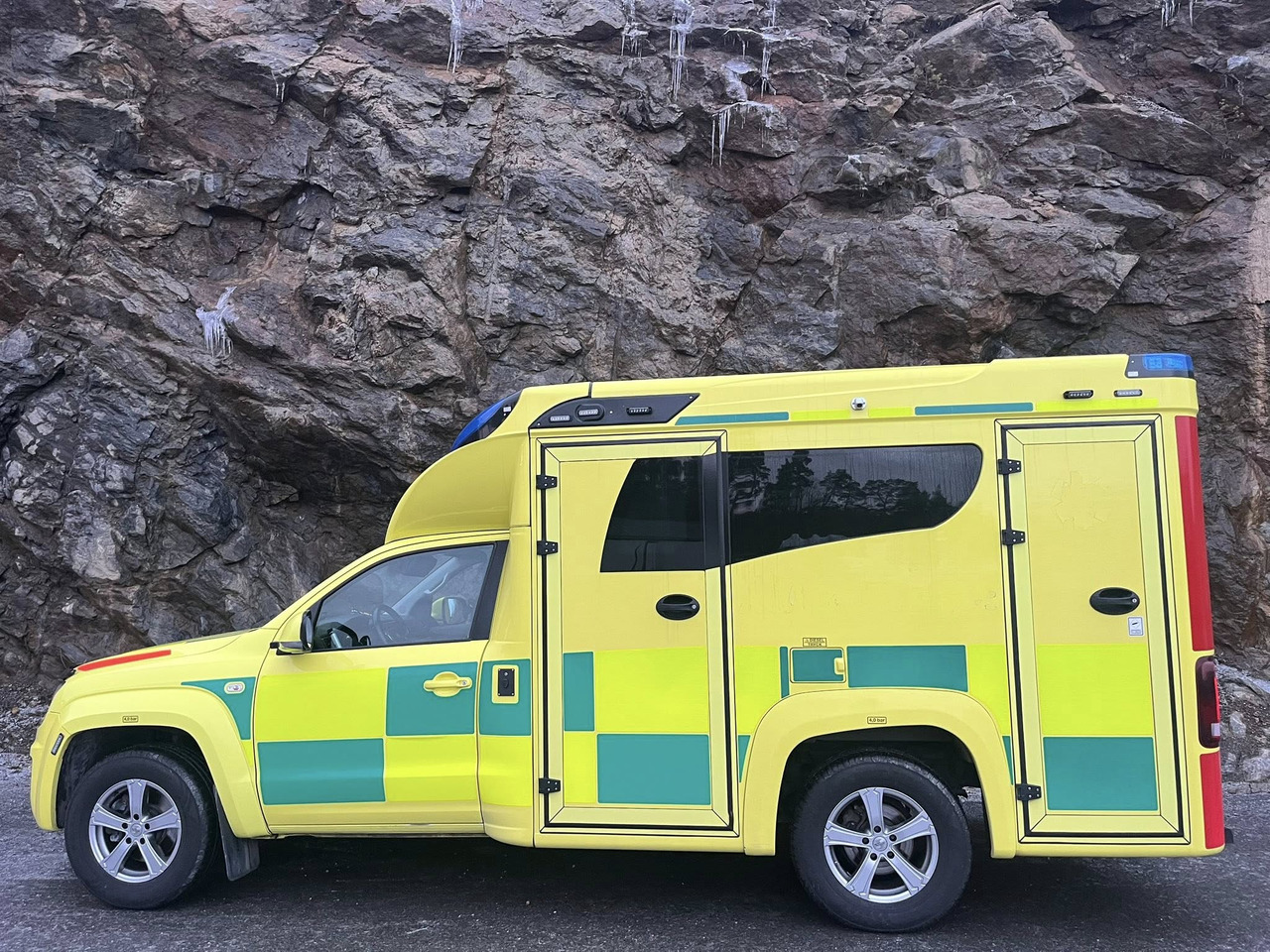 VOLKSWAGEN Amarok 4motion - AMBULANCE / ambulanse / ambulanssi - Ambulanza: foto 5 VOLKSWAGEN Amarok 4motion - AMBULANCE / ambulanse / ambulanssi - Ambulanza: foto 5